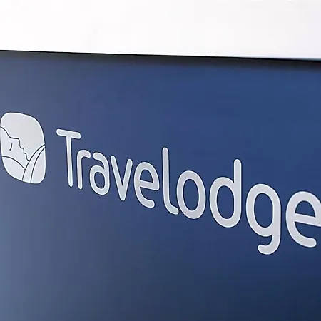 Travelodge Hotel 3*