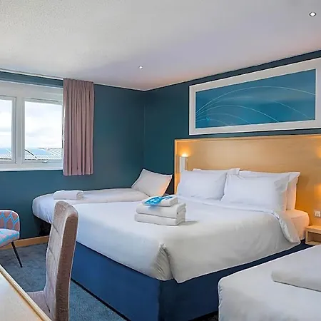 Travelodge 3* 해러게이트