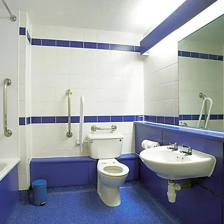 Travelodge Hotel 3*