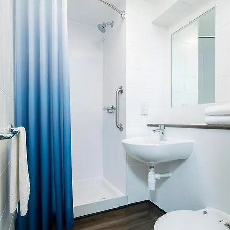 Travelodge 3*