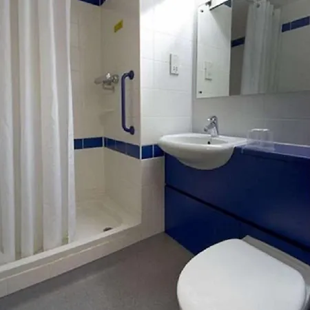 Travelodge 3*