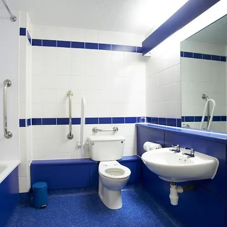 Travelodge 3*
